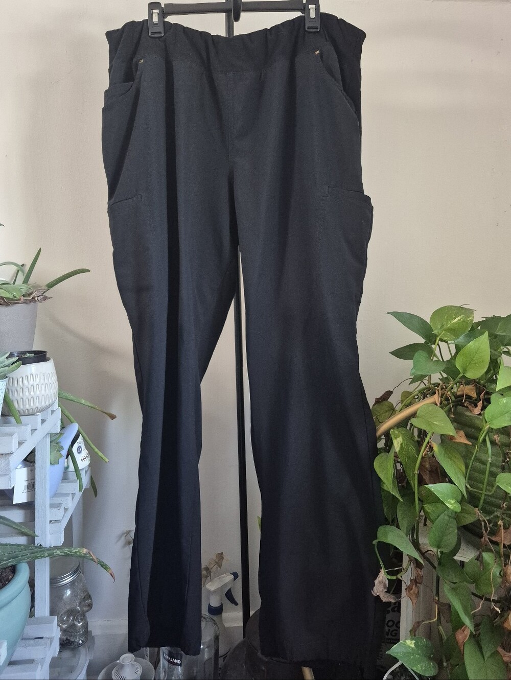 Women's Black Scrub Pants Work Wear With Badge Clip.
